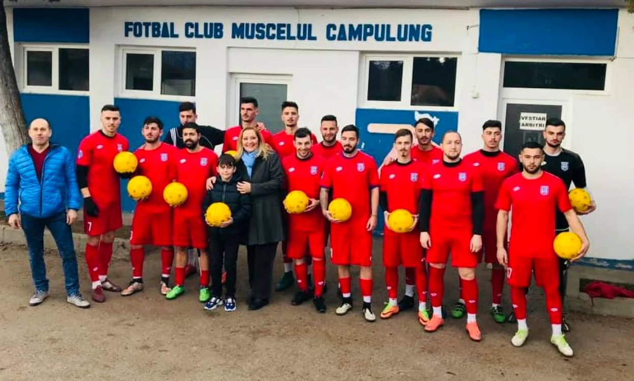 Elena Lasconi explică de ce echipa de fotbal a Academiei Muscelul Câmpulung e pe butuci: “Peştele de la cap se împute”