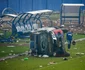 Cel puțin 174 de persoane au fost ucise inclusiv polițiști pe stadionul Kanjuruhan din Malang Indonezia după o ciocnire între fanii a două echipe de fotbal indoneziene FOTO EPA EFE (1) jpg