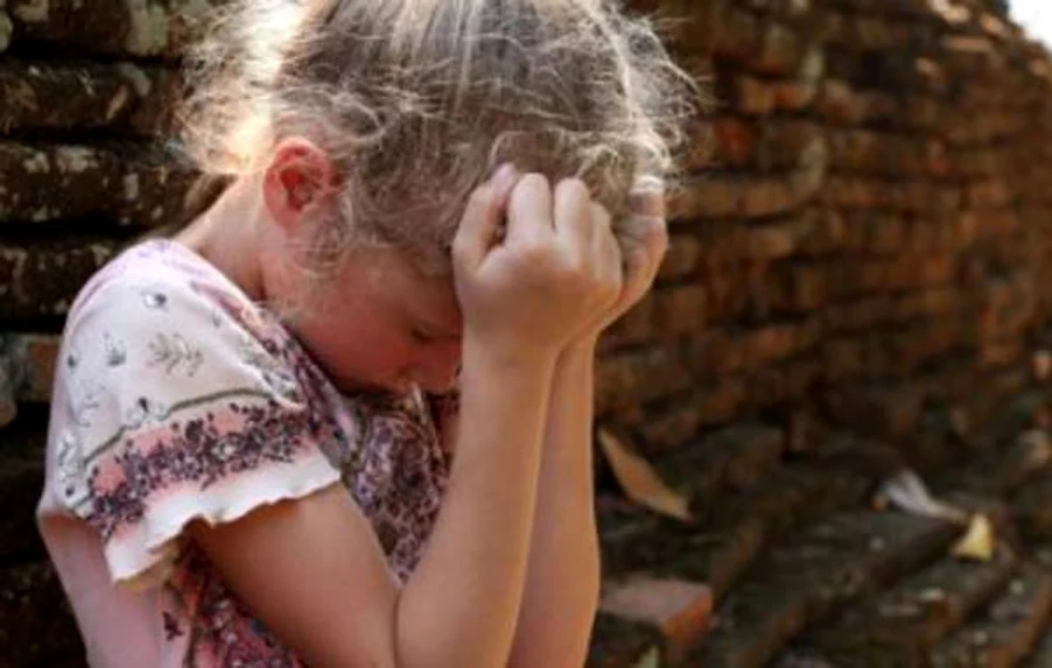 Bărbatul a violat-o pe fetiţă în timp ce se întorcea acasă de la şcoalăFoto: Mirror