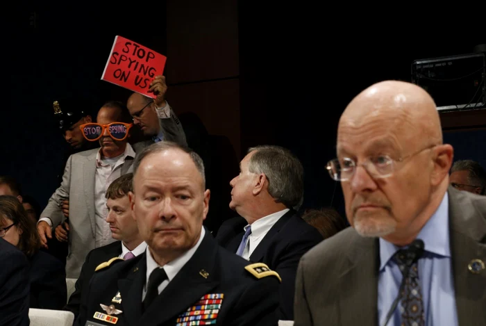 Directorul NSA, Keith Alexander (stânga), şi James Clapper aau fost audiaţi ieri. FOTO Reuters