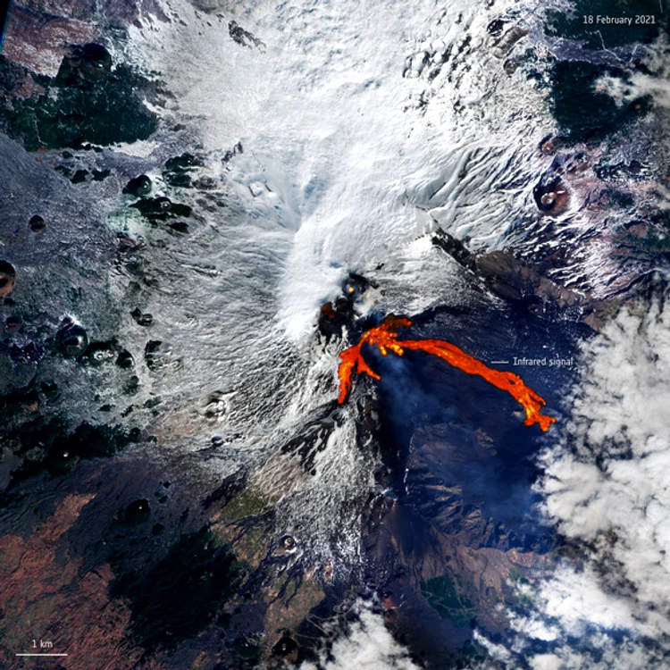 
    Vulcanul Etna a erupt de două ori în mai puţin de 48 de orefoto: Getty Images  