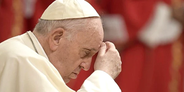 Papa Francisc ingenuncheat de problemele de sanatate (5) jpg