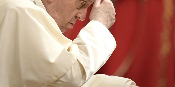 Papa Francisc ingenuncheat de problemele de sanatate (5) jpg