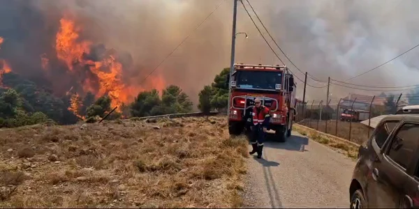 Pompierii romani ajuta la stingerea incendiilor din Grecia   Foto Igsu (2) mp4 thumbnail png