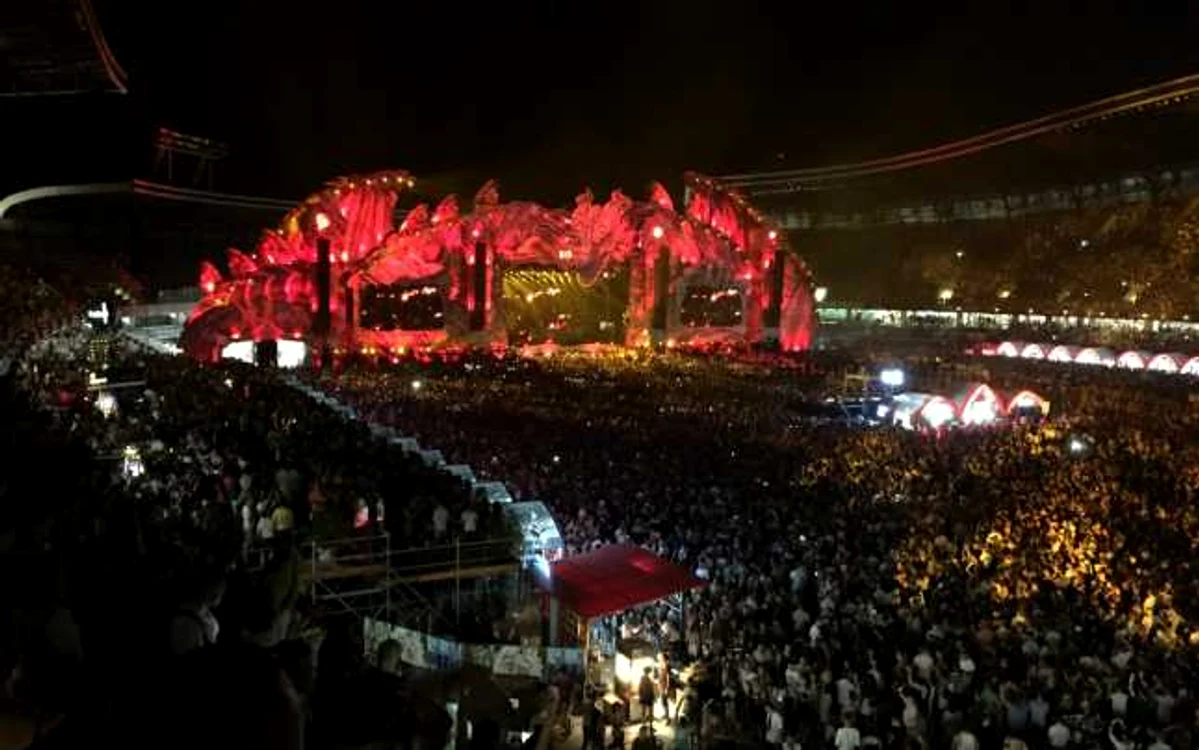 Stadionul a fost arhiplin în atreia seară de distracţie  FOTO Florina Pop