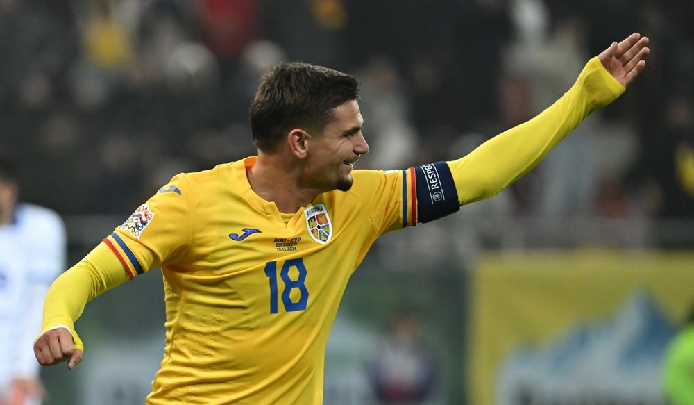Fotbaliștii naționalei scoși vinovați pentru rezultatele slabe. Mircea Lucescu a început revoluția în linia de mijloc