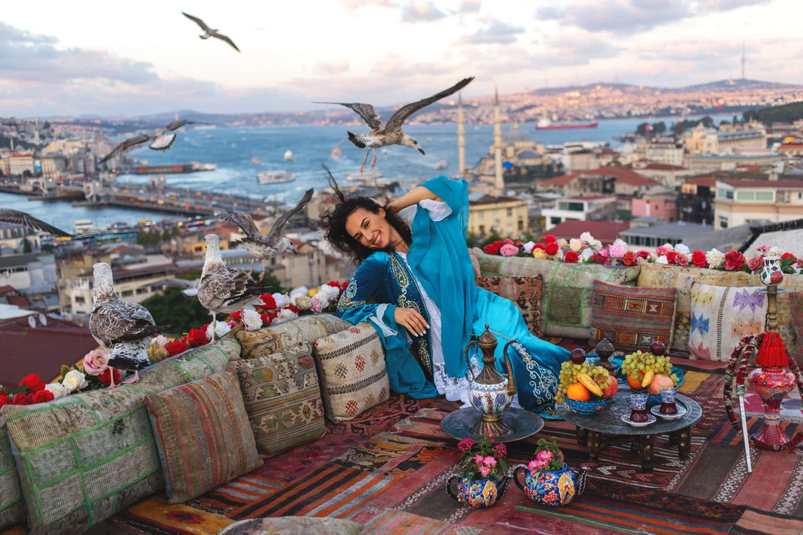 Vedere panoramică asupra Bosforului și centrului istoric al Istanbulului FOTO Shutterstock 