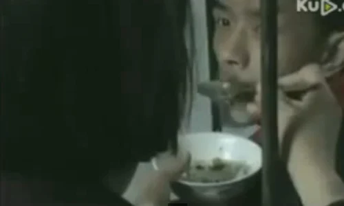 Bărbat, ţinut închis în cuşcă timp de 48 de ani de mama lui! De ce a făcut femeia asta jpeg