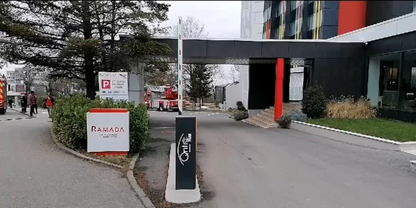 Un bărbat cazat într un hotel din Slatina a căzut de la etaj mp4 thumbnail png