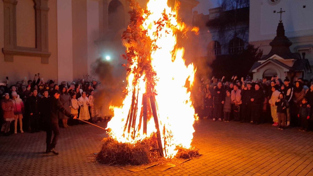 Pravoslavii sărbătoresc Crăciunul. Tradiția spectaculoasă a sârbilor din Timișoara în seara de Ajun VIDEO FOTO 