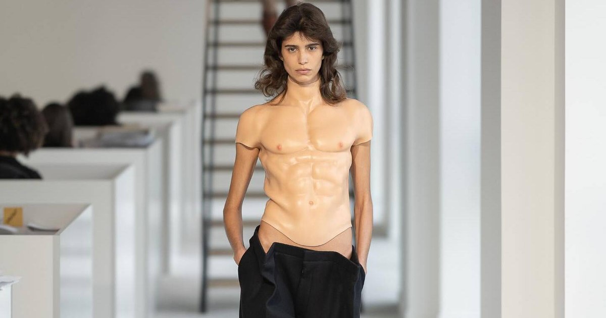 Protezele estetice, noul trend de podiumurile internaționale. „Moda ar trebui să aibă mereu o doză de fantezie”