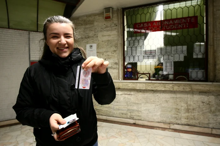 Studenții își pot cumpăra abonamente de la casele speciale