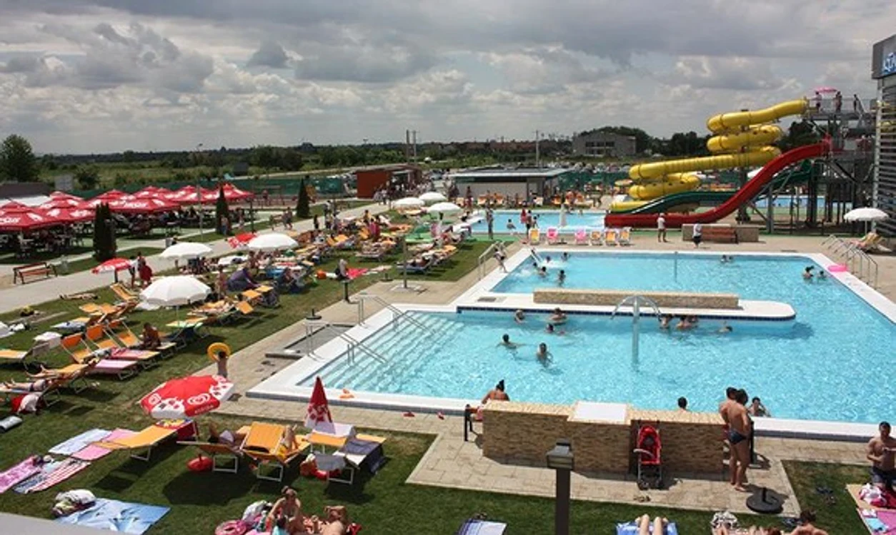 
    Parcul acvatic Aquastar  