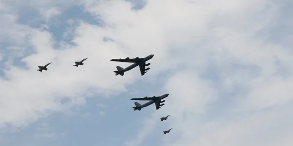 Doua bombardiere B52 Stratofortress au aterizat la Baza Kogalniceanu FOTO MApN / Facebook