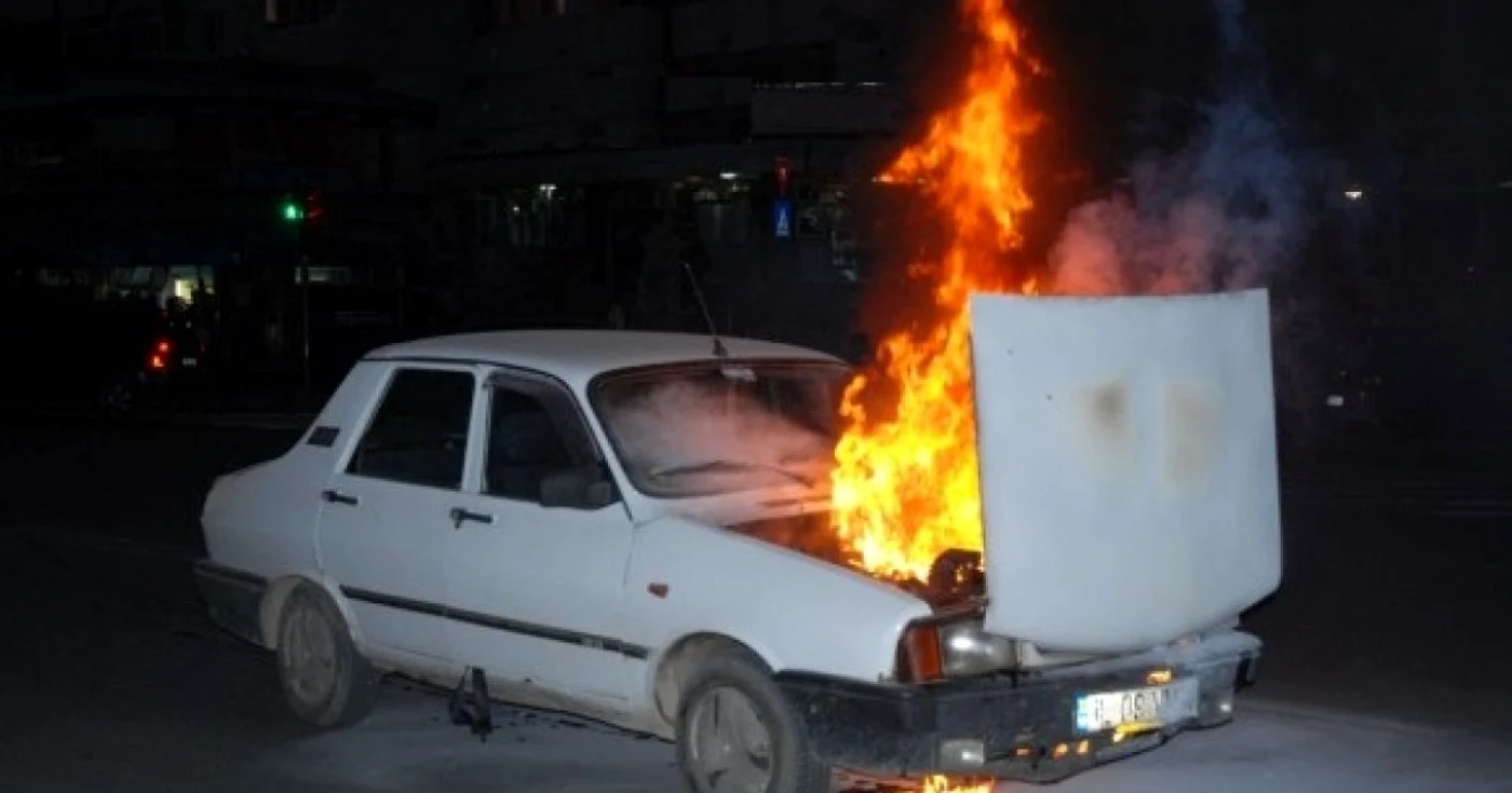 Proprietarul Daciei a încercat să stingă focul cu mâinile goale