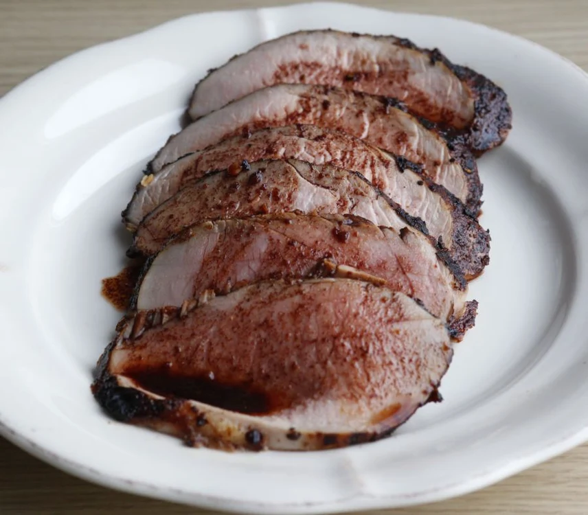 
    Muşchi de porc cu sos de vin  