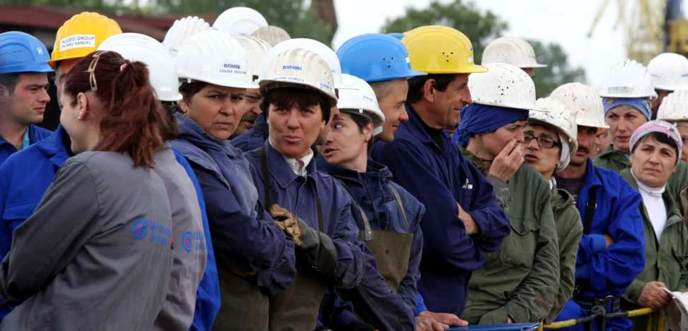 Navaliştii iau 25% în plus la salariul din decembrie. Foto: Bogdan Dimofte 