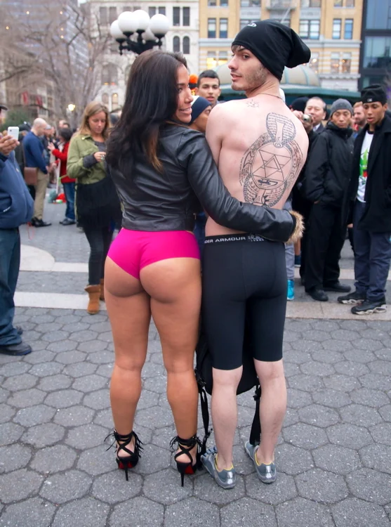 ziua no pants new york, ziua fara pantaloni manhattan, in chiloti metrou manhattan new york