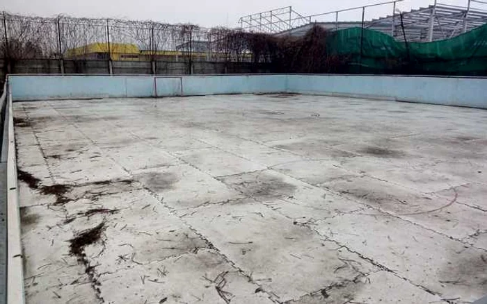 Un patinoar în care s-au investit 150.000 de euro este folosit doar vara. FOTO: Dănuţ Zuzeac