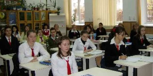 Bacău: Cadrele didactice sărbătoresc Ziua Educației