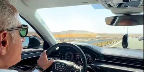 Ministrul Transporturilor din Turcia, amendat după ce s a filmat conducând cu 225 km jpg