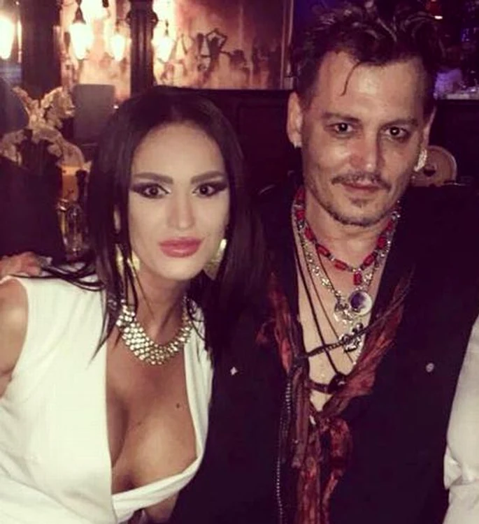 
    Toată familia Clejanilor s-a fotografiat cu actorul americanfoto: arhiva personală  