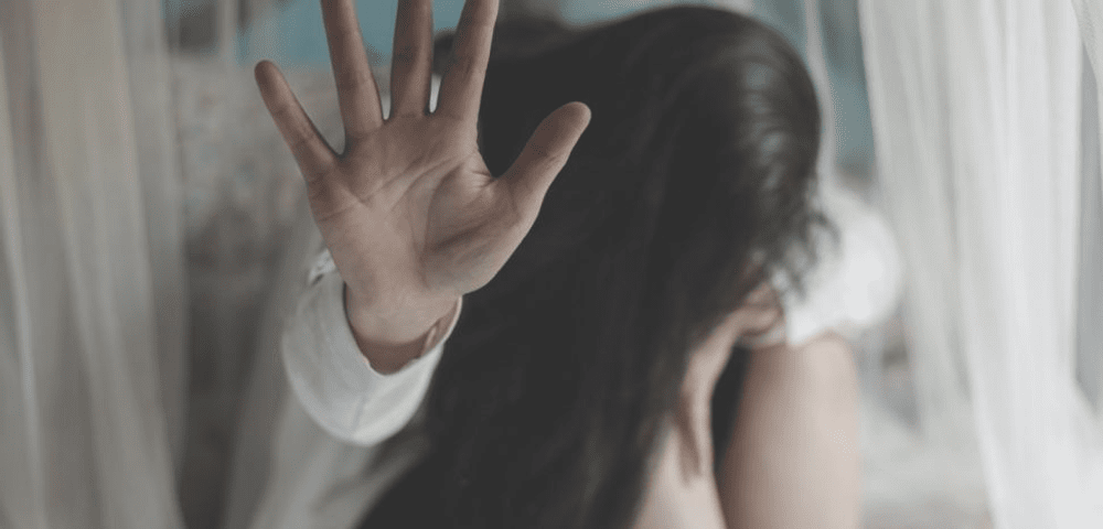 Elevă bătută în curtea liceului, la Brăila. Agresoarea s-a ales cu dosar penal