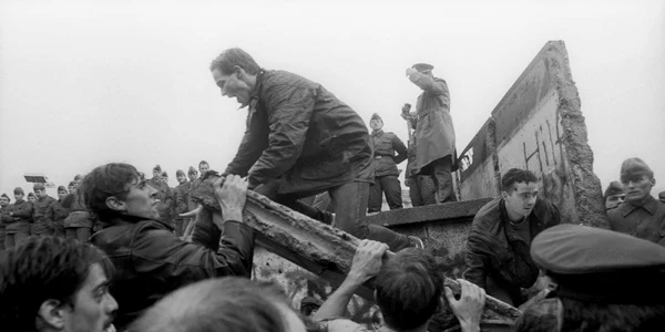 Cădera Zidului Berlinului (9 noiembrie 1989)
