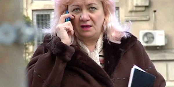 Profesoara de engleză este acuzată că îi învaţă pe elevi totul despre sex
