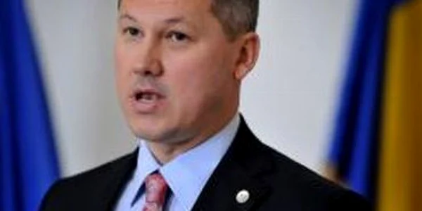 Predoiu le promite magistraţilor că nu le va micşora leafa