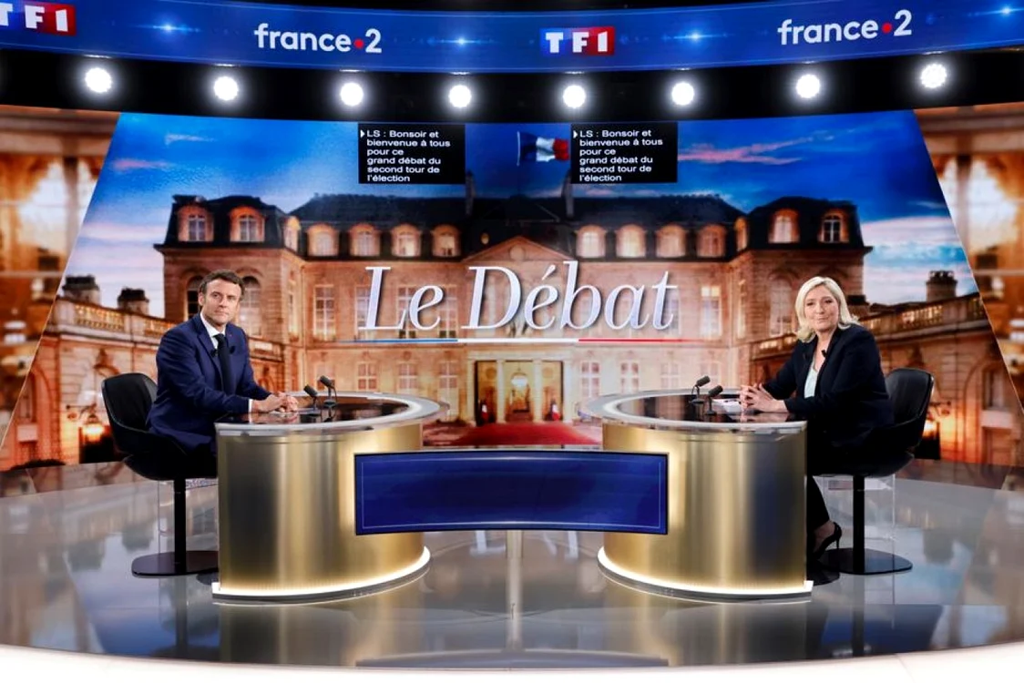 Emmanuel Macron şi Marine Le Pen la dezbaterea televizată de miercuri seara FOTO EPA-EFE