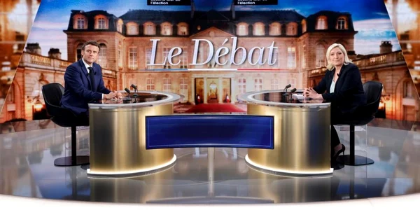 Emmanuel Macron si Marine Le Pen la dezabterea televizata dinaintea turului doi al alegerilor prezidentiale 2022 FOTO EPA-EFE