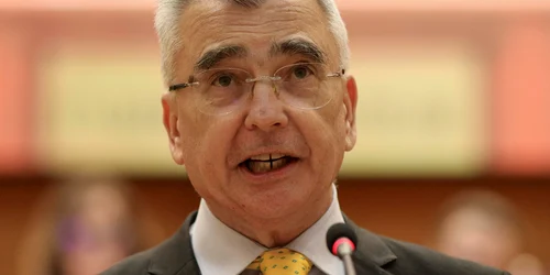 INSTANT PARLAMENT CITIRE MOTIUNE 05 INQUAM Photos Octav Ganea jpg