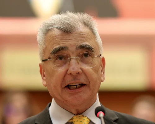 INSTANT PARLAMENT CITIRE MOTIUNE 05 INQUAM Photos Octav Ganea jpg