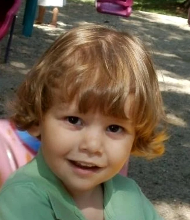 Ionuţ a fost ucis, în 2 septembrie, de câinii maidanezi, în timp ce se afla în parc cu fratele şi bunica lui