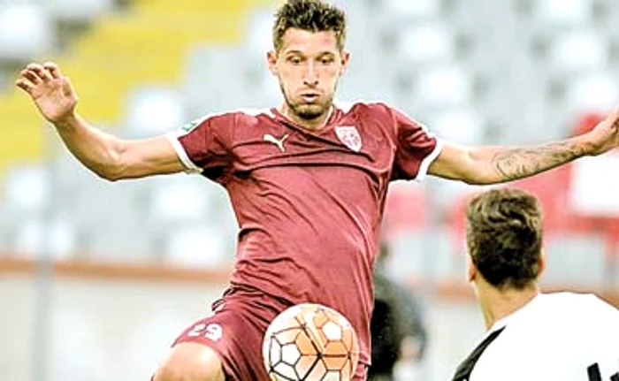 Mihai Costea la minge