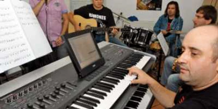 VIDEO Băieţii care cântă „altfel”. Trei trupe care vor schimba muzica românească