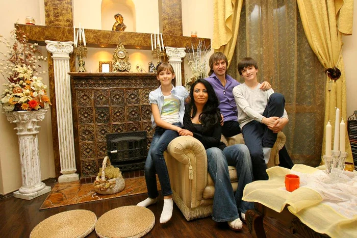 Reporterii Click!  i-au vizitat  în urmă cu  opt ani, când  formau o  familie  fericită