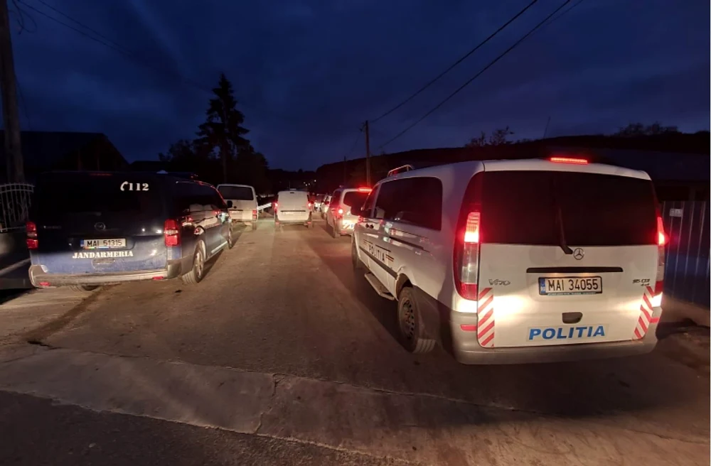 Pentru prinderea autorilor au acționat polițiști din Neamț și București FOTO Poliția Neamț