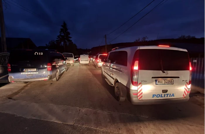 Pentru prinderea autorilor au acționat polițiști din Neamț și București FOTO Poliția Neamț