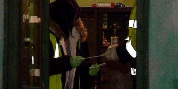 Criminaliştii strâng probe pentru a da de vinovaţi