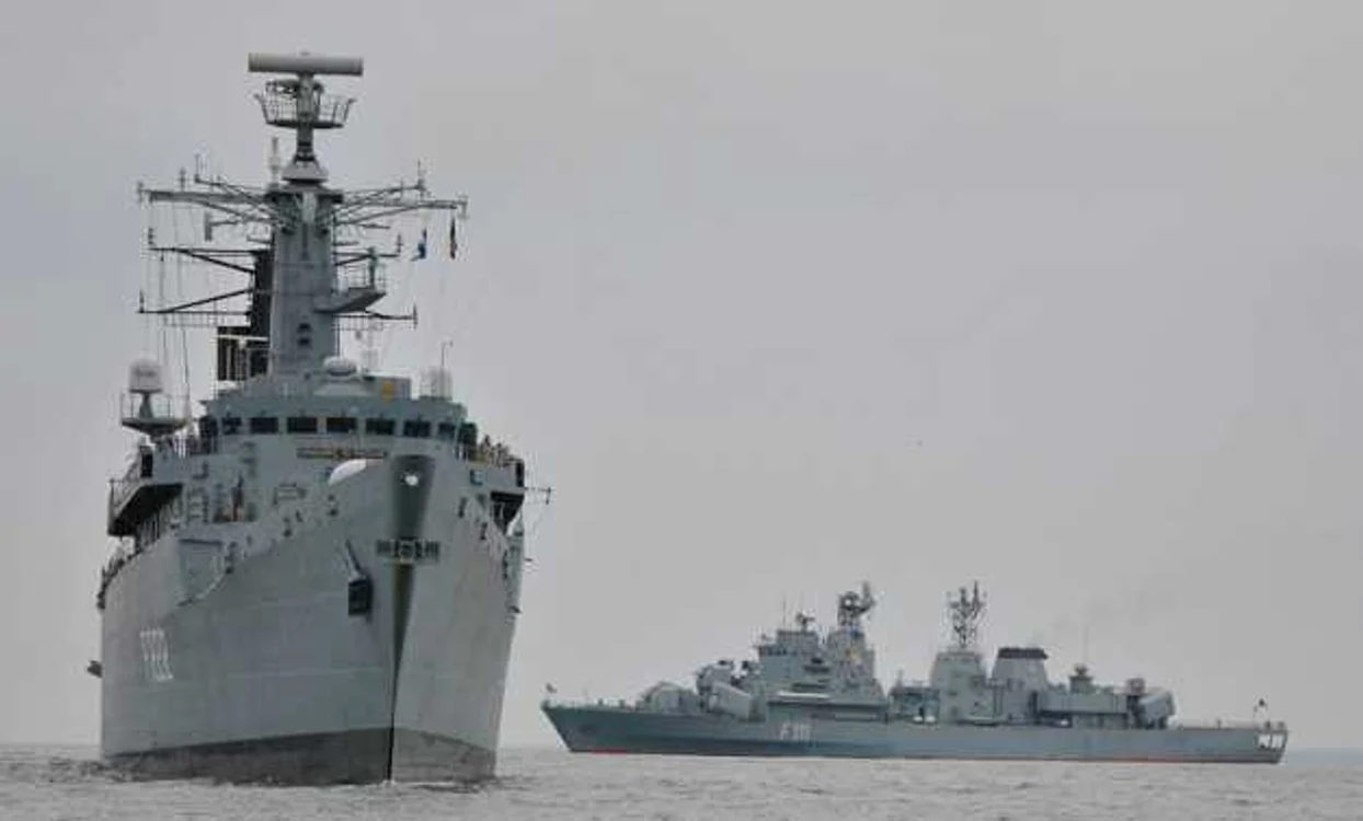 Fregatele din dotarea Forţelor Navale FOTO navy.ro