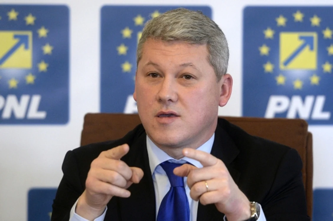 Predoiu e de părere că Victor Ponta ar trebui să-l demită pe Gabriel Oprea, dacă acesta din urmă nu își dă demisia