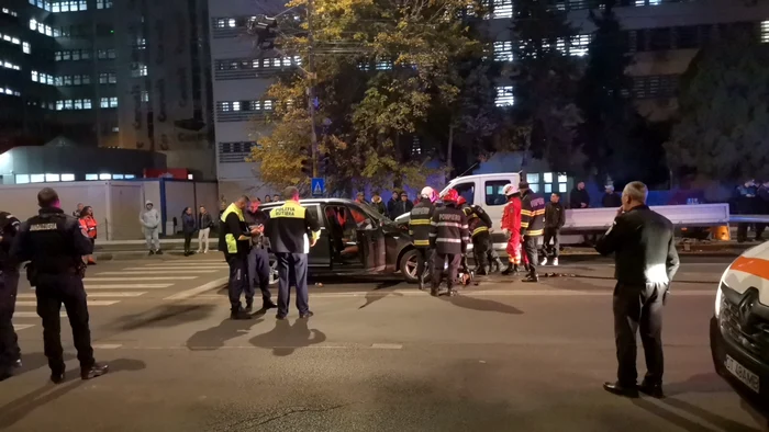 La fața locului au ajuns mai multe echipaje de Poliție, Ambulanță, ISU FOTO: A.M.