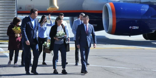 Simona Halep a sosit pe aeroportul Henri Coanda dupa participarea sa la turneul de la Beijing turneu la finalul caruia a urcat pe locul 1 ATP FOTO Mediafax / Marian Ilie 