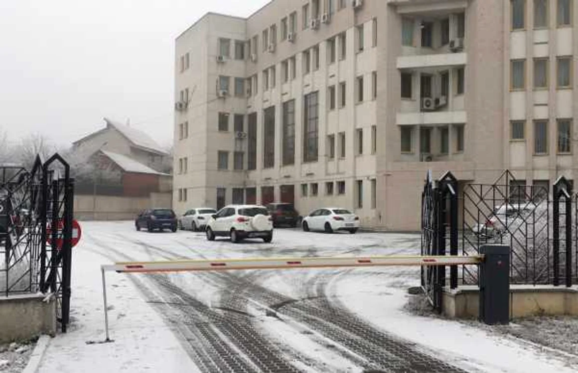 Gheorghe Dincă şi Ştefan Risipiţeanu vor fi aduşi al Tribunalul Olt FOTO: Ana Popescu