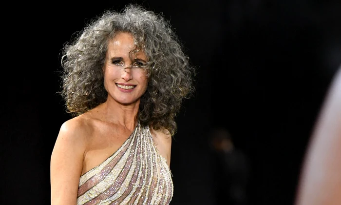 Andie MacDowell pe podium la Paris, Foto Profimedia (5) jpg