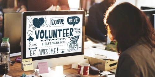 Voluntariat virtual munca birou FOTO Shutterstock