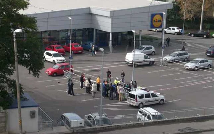 Acţiunea de la Galaţi a avut loc în parcarea supermarketului din „IC Frimu”. Foto: Facebook