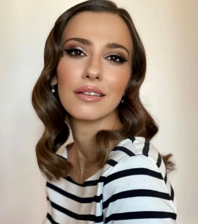 Dana Rogoz se simte împlinită și fericită la 35 de ani